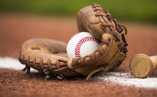 How Should An Adult Baseball Glove Fit?