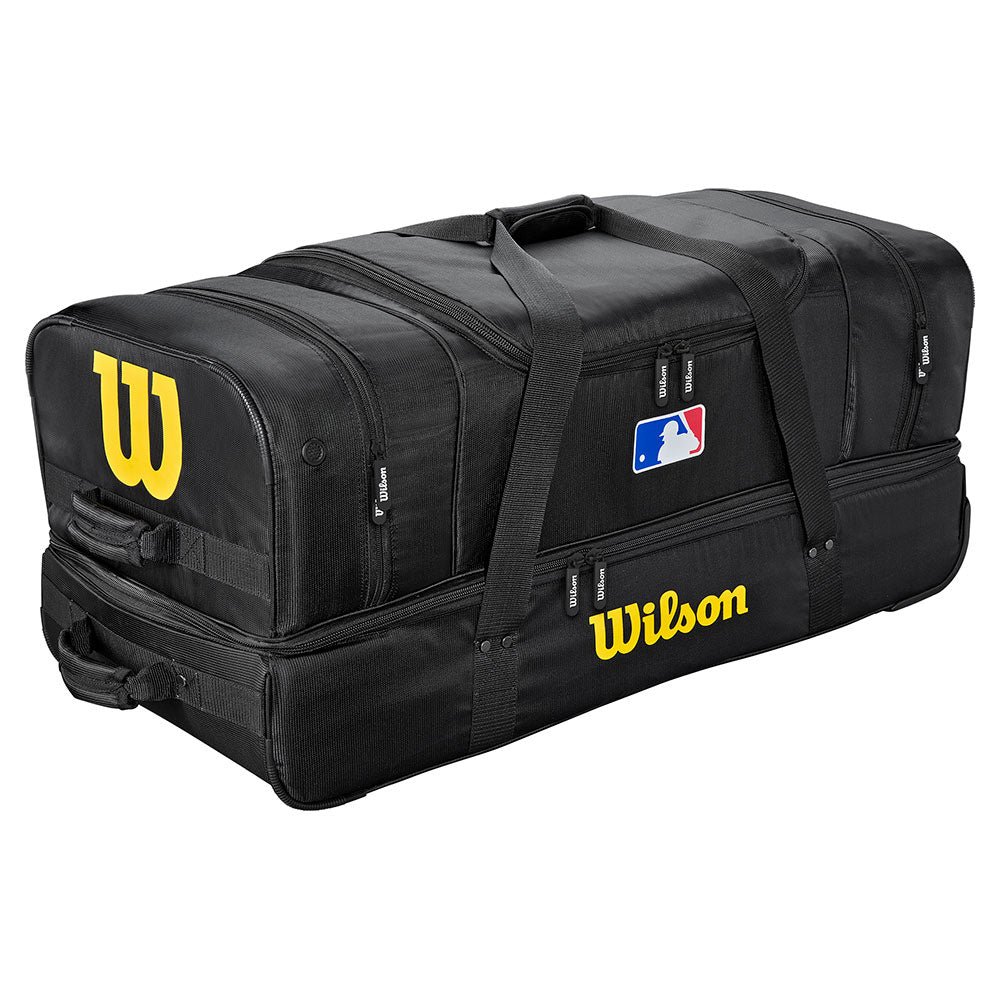 wilson-umpire-bag-with-wheels-wta9780